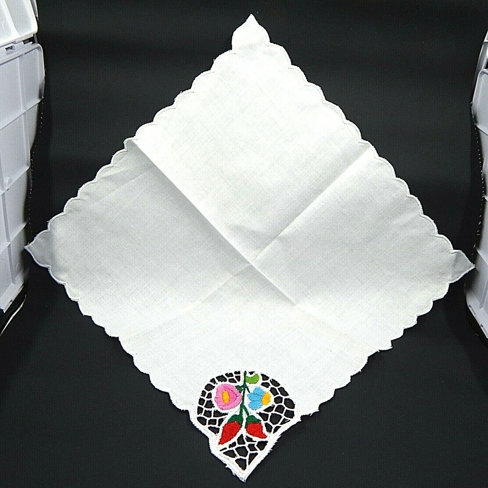 Ladies Cotton Handkerchief Hanky Scalloped Edge Embroidered Reticulated Flower